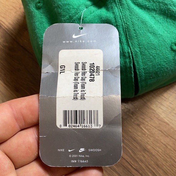 2001 Nike Hockey Team Is Trust Hat - Picture 4 of 9